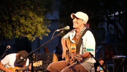 Manu Chao di nuovo live a Genova dopo vent'anni dal G8